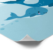 かわいいかわいいクジラが柔らかい青い波に泳ぐ ポスター (角)