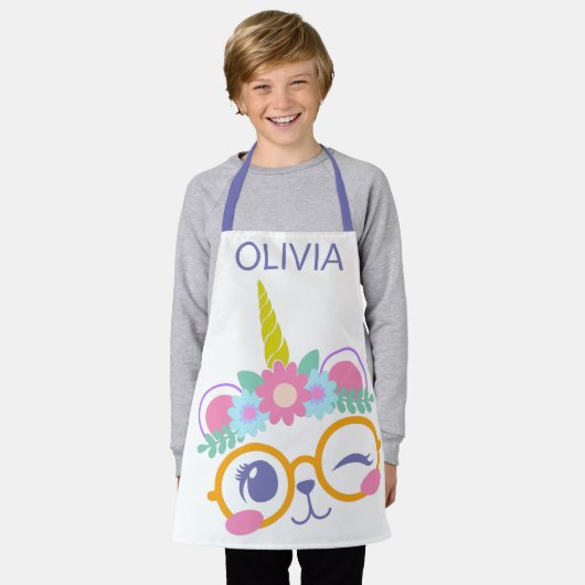 かわいいかわいいクマ一角獣顔とフラワークラウン エプロン (着用した状態)