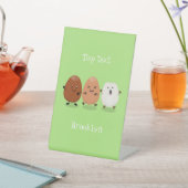 かわいいかわいい卵おもしろい漫画イラストレーション 台座サイン (インサイチュ)