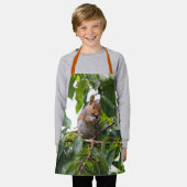 かわいいさくらんぼ選び東灰色リス エプロン (着用した状態)