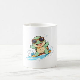 かわいいちびキャラのカメのサーファー、夏のビーチデザイン コーヒーマグカップ