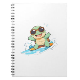 かわいいちびキャラのカメのサーファー、夏のビーチデザイン ノートブック