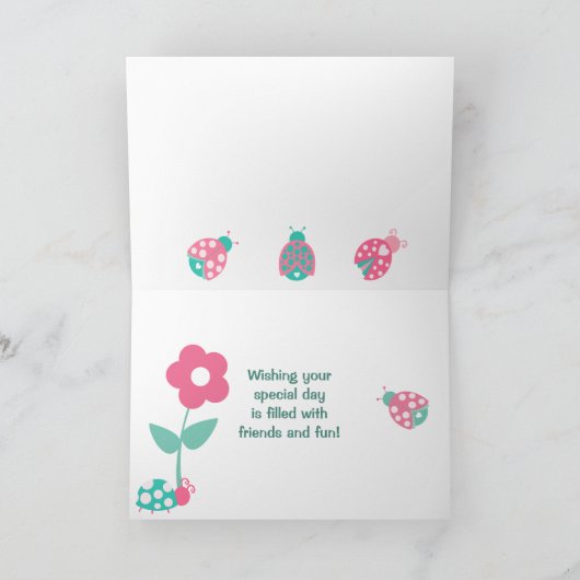 かわいいてんとう虫の女の子の誕生日 カード (内部)