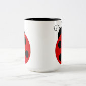 かわいいてんとう虫の生命 ツートーンマグカップ (中央)