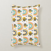 かわいいのまわりにと虹のパターン アクセントクッション (正面(垂直))