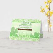 かわいいのSt patricks dayのかわいいカップケーキ カード (黄色い花)