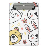 かわいいよくはしゃぐアニメの動物とシームレスなパターン ミニクリップボード (正面)