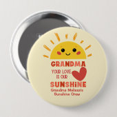 かわいいよくはしゃぐイエローラブ祖母の家族 缶バッジ (正面&裏面)