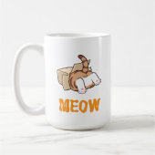 かわいいよくはしゃぐ愛らしい猫の段ボールおもしろいロード コーヒーマグカップ (左)
