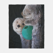 かわいいよくはしゃぐ海のオーター フリースブランケット (正面)