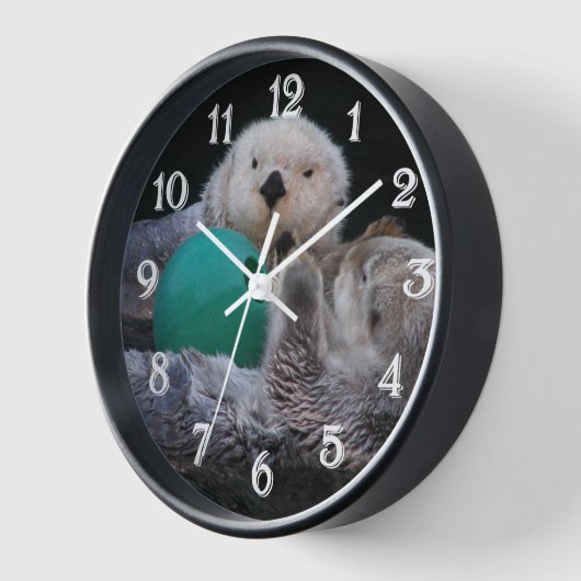 かわいいよくはしゃぐ海のオーター 壁時計 (傾斜)