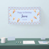 かわいいアイスクリームコーンブルーキッズボーイ誕生日 横断幕 (トレードショー)