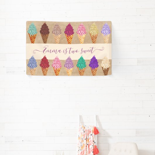 かわいいアイスクリームパーティーベビーガール2年誕生日 横断幕 (インサイチュ)