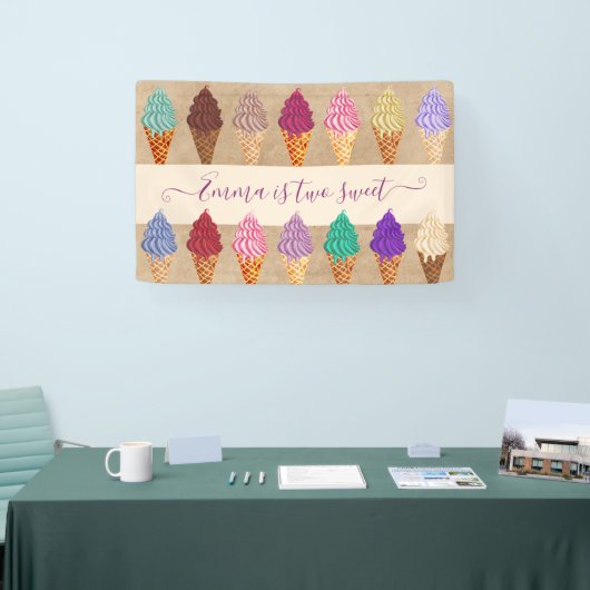 かわいいアイスクリームパーティーベビーガール2年誕生日 横断幕 (トレードショー)