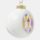 かわいいアイスクリーム、かわいい、シームレスなパターン。 セラミックボールオーナメント (左)