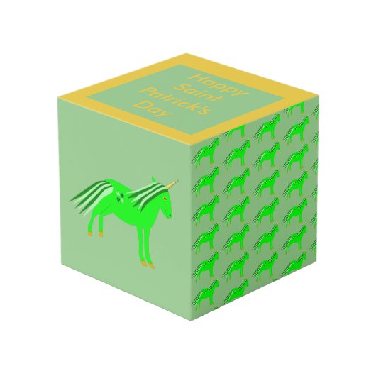 かわいいアイリッシュグリーンと金ゴールドユニコーンカスタム フォトキューブ (正面アングル)