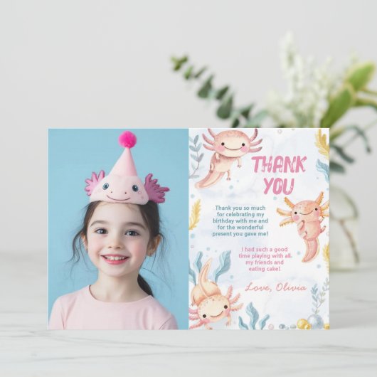 かわいいアクソロトルピンクの女の子の誕生日写真 サンキューカード (スタンド正面)