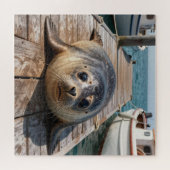 かわいいアザラシが船のドックに横になっているオーシャンピア ジグソーパズル (横)