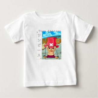 かわいいアニメのトナカイ キャラクター 赤い帽子 ベビーTシャツ