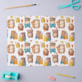 かわいいアニメの熊が白いデコパージュに 薄葉紙 (クラフト)