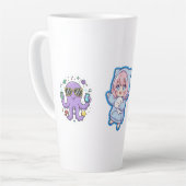 かわいいアニメ、青いクジラとタコのビジュアルが融合 カフェラテマグ (左アングル)