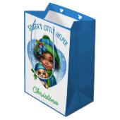 かわいいアフリカ系アメリカ人の子犬の冬の少女 ミディアムペーパーバッグ (裏面アングル)