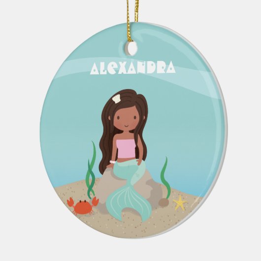 かわいいアフリカ系アメリカ人の小さい人魚の女の子のオーナメント セラミックオーナメント (左)