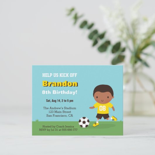かわいいアフリカ系アメリカ人の男の子のサッカーの誕生会 招待状 (スタンド正面)