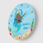 かわいいアフリカ系アメリカ人マーメイドビーチガールキッズルーム ラージ壁時計 (傾斜)