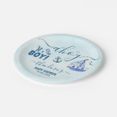 かわいいアホイ男の子の帆船の赤航海のちゃんシャワー ペーパープレート (アングル)