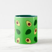 かわいいアボカドススライス夏の緑のグラデーションのパターン ツートーンマグカップ (中央)