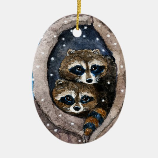 かわいいアライグマおよび雪のクリスマスのオーナメント セラミックオーナメント (正面)