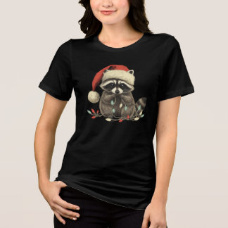 かわいいアライグマがクリスマス+ライトをかじる Xmas ホリデー トライブレンドTシャツ