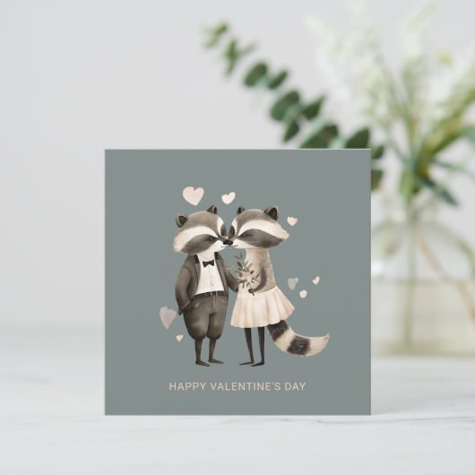 かわいいアライグマのカップルのバレンタインデー シーズンカード (スタンド正面)