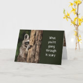 かわいいアライグマのカードで励ましの聖書 カード (黄色い花)