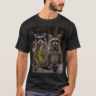 かわいいアライグマのピクルス食べる Funny Animal Tシャツ