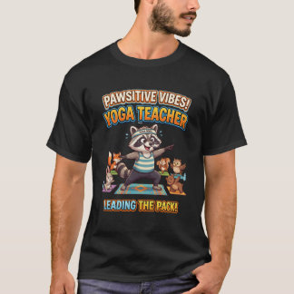 かわいいアライグマのヨガインストラクターのキャラクターデザイン Tシャツ