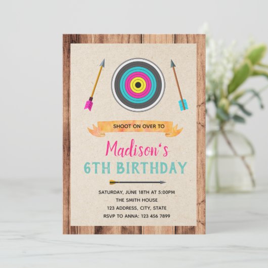 かわいいアーチェリーテーマの女の子の招待 招待状 (スタンド正面)