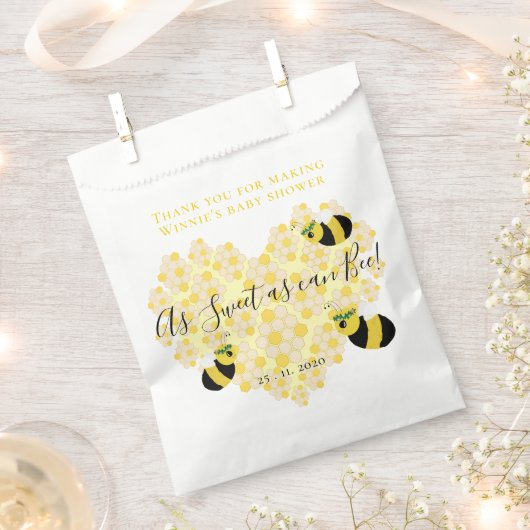 かわいいイエローのまわりにハニカムハートベビーシャワー フェイバーバッグ (クリップ留めされた状態)