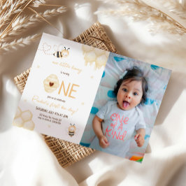 かわいいイエロービーハニー最初のミツバチの日の写真 招待状