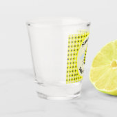 かわいいイエローベビービージェンダーリビールニュートラルカスタム ショットグラス (左)