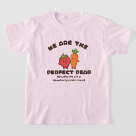 かわいいイチゴとニンジンのキャラクターデザイン Tシャツ
