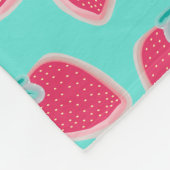 かわいいイチゴのフルーツパターン フリースブランケット (角)