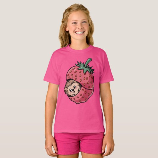 かわいいイチゴの中のハリネズミ Tシャツ (正面フル)
