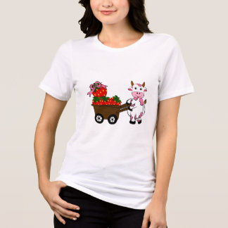 かわいいイチゴの牛と木製カート | かわいいピンク トライブレンドTシャツ
