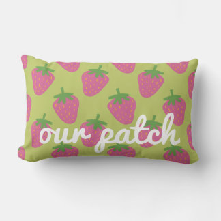 かわいいイチゴをテーマにしたグリーンとピンク「Our Patch」 ランバークッション