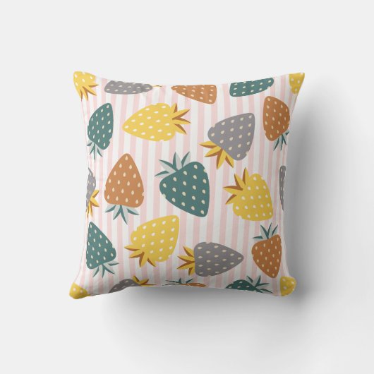 かわいいイチゴ柄の水色 クッション (裏面)