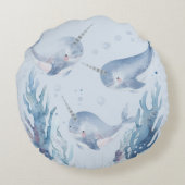 かわいいイッカクイルカの魚のパターン 水彩画の海の中 ラウンドクッション (裏面)