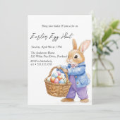 かわいいイースターバスケットを持ったウサギのイースターエッグハント 招待状 (スタンド正面)