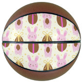 かわいいイースターバニーとチョコレートの卵のパターン バスケットボール (正面)